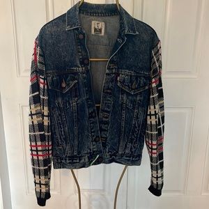 Levi’s jean and knitted sleeves jacket